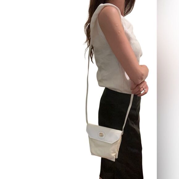 Gucci Cream Crossbody Mini Bag with Flap Closure - Picture 11 of 13